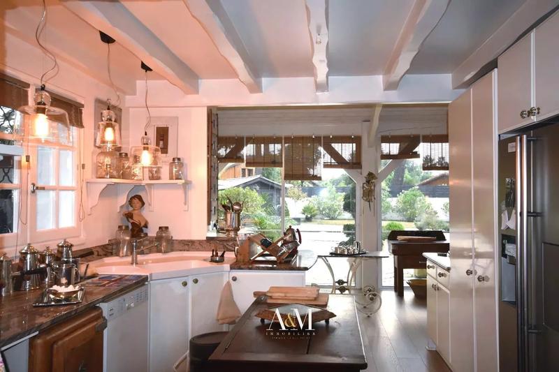 Villa - 185 m² - 7 pièces