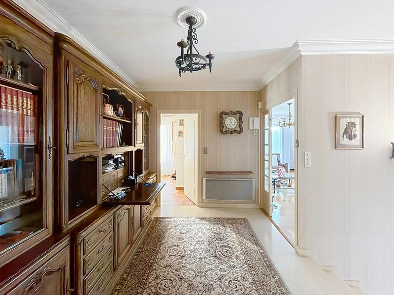 Maison - 220 m² - 5 pièces