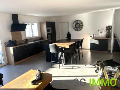 Villa - 95 m² - 4 pièces