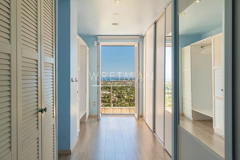 Villa - 318 m² - 13 pièces