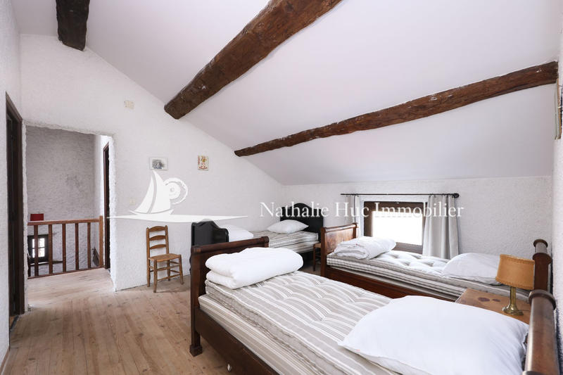 Maison - 210 m² - 8 pièces