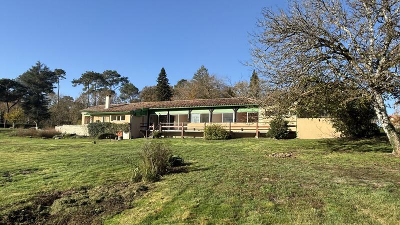 Maison - 235 m² - 7 pièces