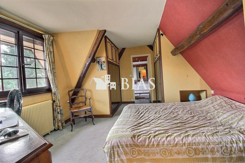 Maison - 360 m² - 6 pièces