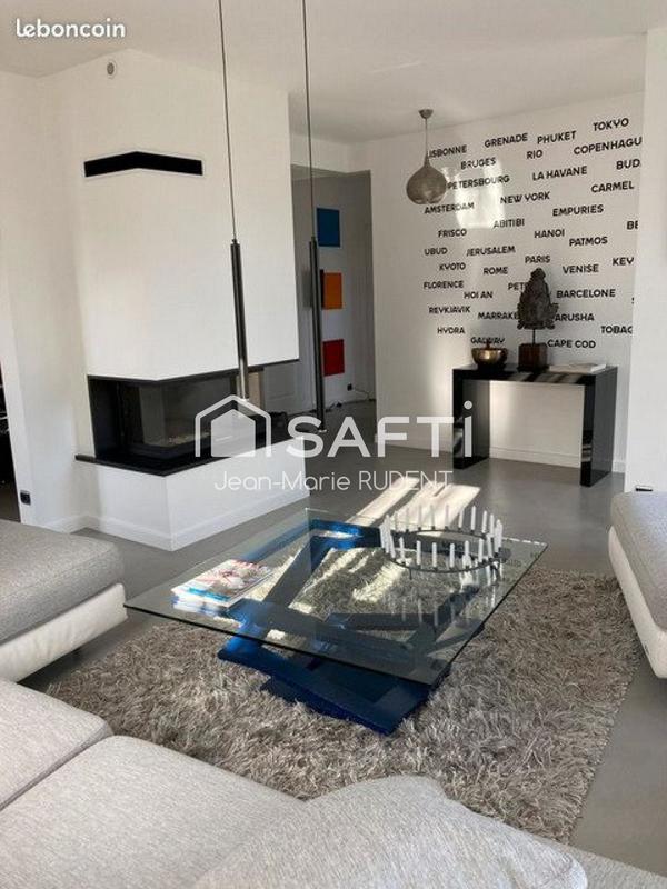 Maison - 212 m² - 7 pièces