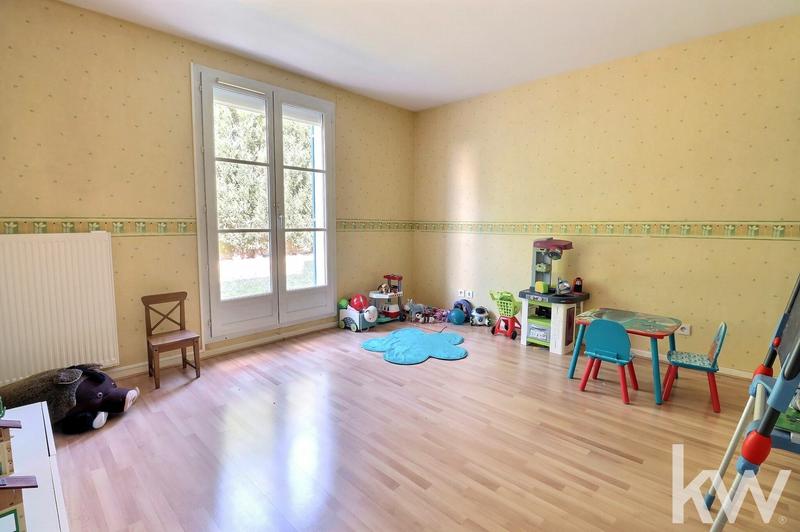 Maison - 243 m² - 9 pièces