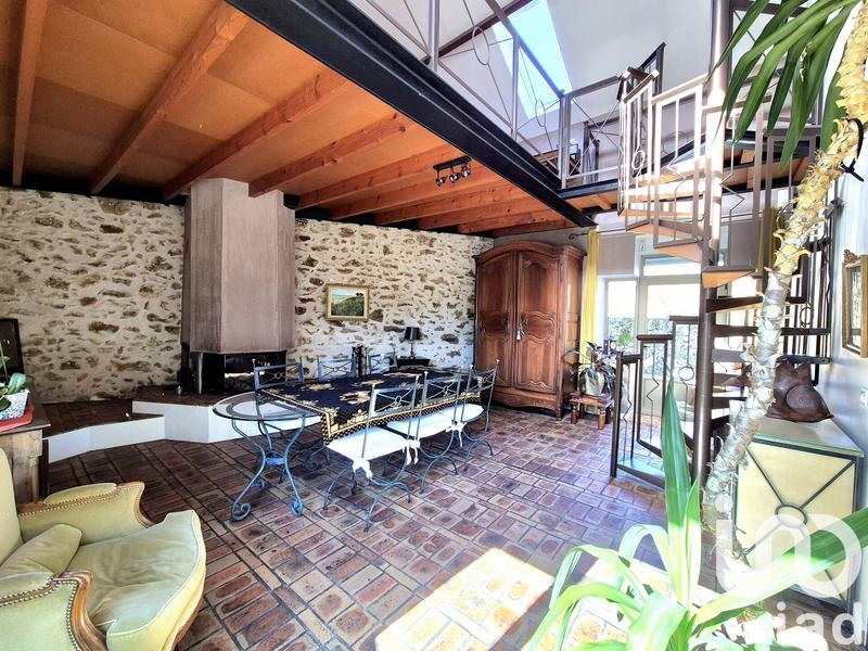 Maison - 265 m² - 10 pièces