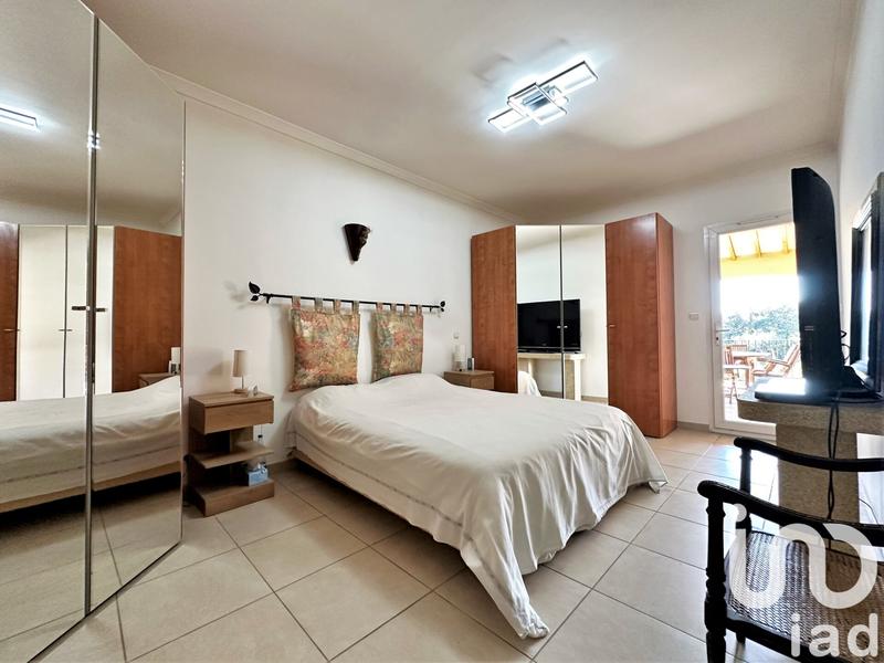 Maison - 210 m² - 8 pièces