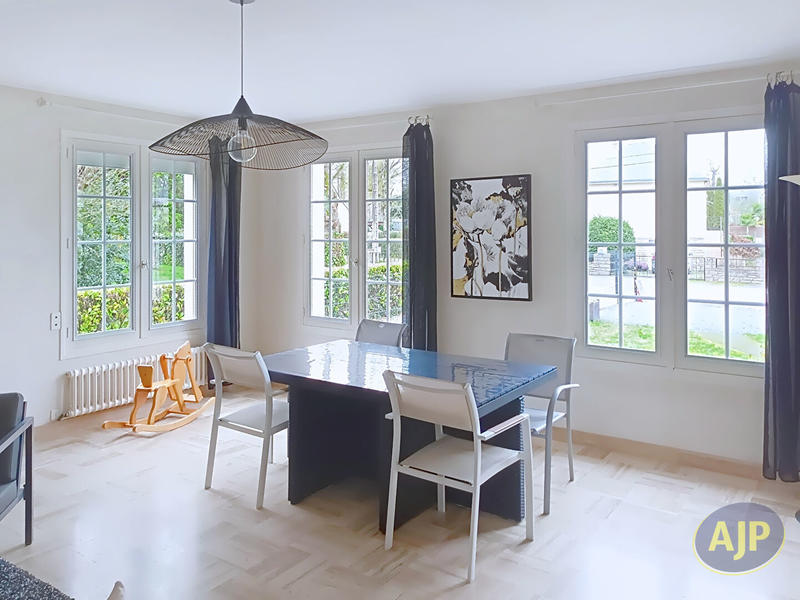 Maison - 142 m² - 6 pièces