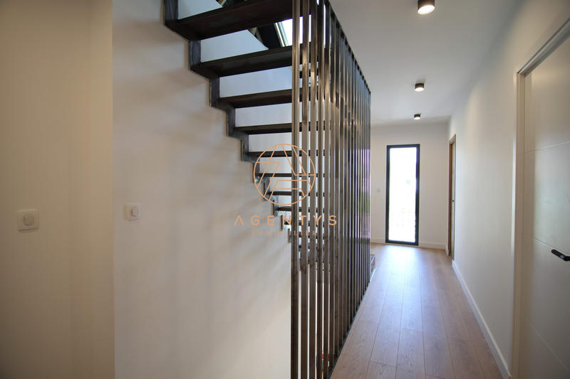 Maison contemporaine - 200 m² - 6 pièces