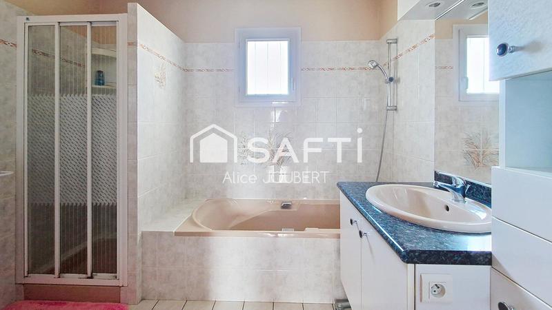 Maison - 99 m² - 5 pièces