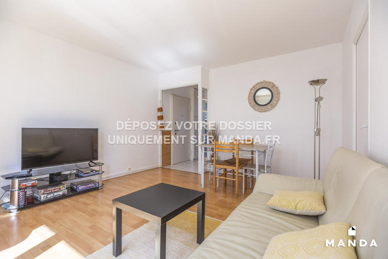 Chambre - 9 m² - 4 pièces