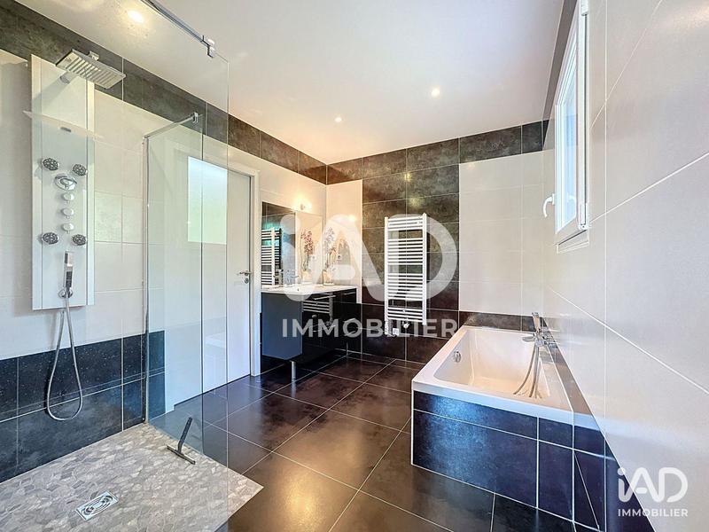 Maison - 182 m² - 5 pièces