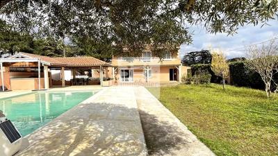 Maison - 171 m² - 6 pièces