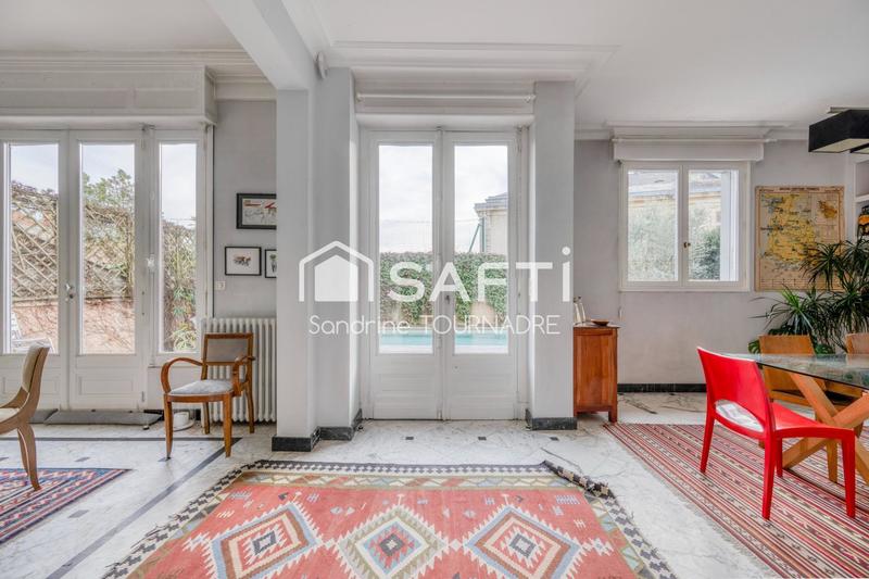 Hôtel particulier - 203 m² - 7 pièces