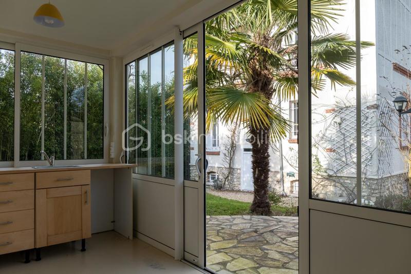 Maison - 170 m² - 9 pièces