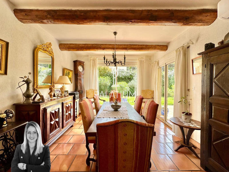 Villa - 202 m² - 7 pièces