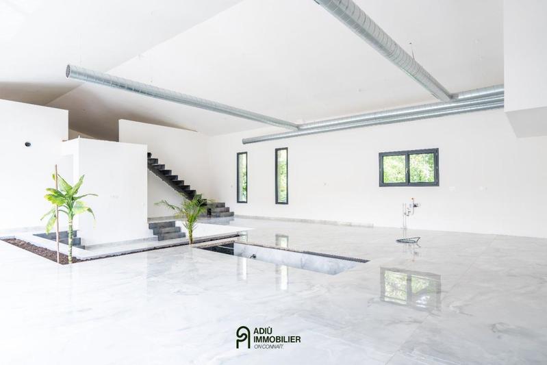 Maison - 254 m² - 5 pièces