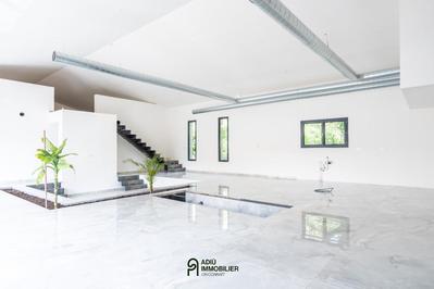 Maison - 254 m² - 5 pièces