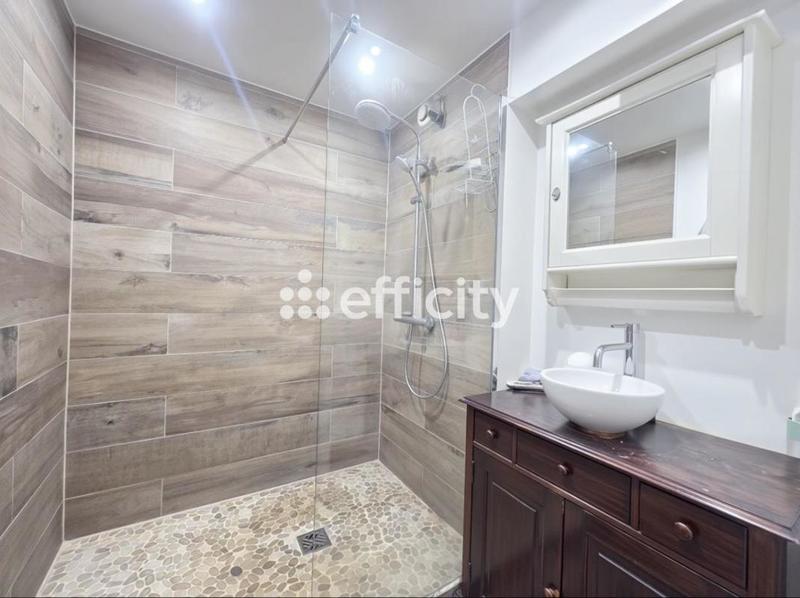 Maison ancienne - 247 m² - 12 pièces