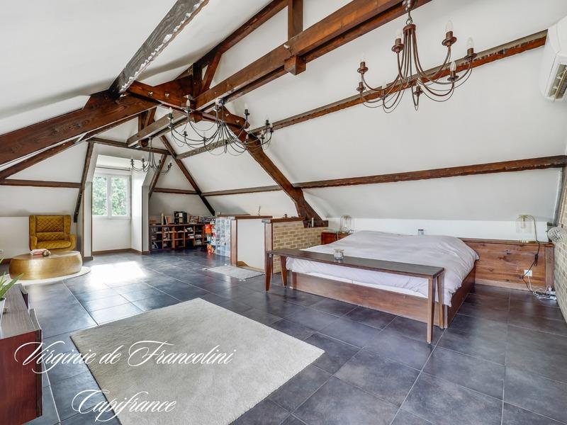 Maison - 251 m² - 8 pièces