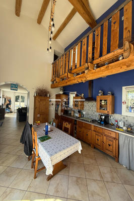 Propriété - 190 m² - 6 pièces