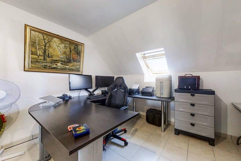 Maison - 250 m² - 6 pièces