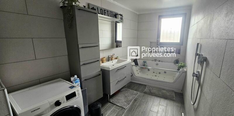 Maison - 180 m² - 8 pièces