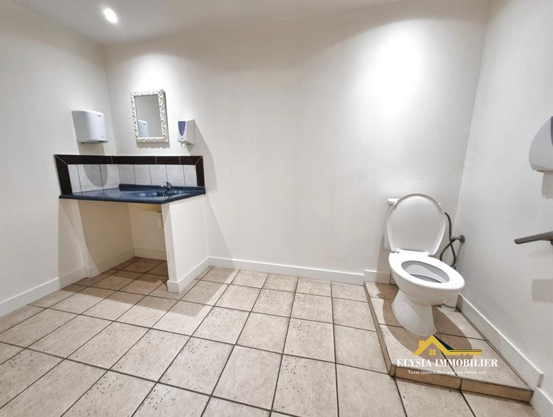 Fonds de commerce - Magasins - 143 m²