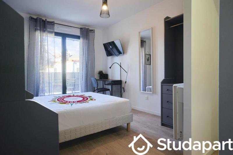 Chambre - 13 m² - 1 pièce