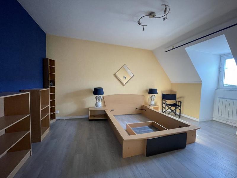 Maison traditionnelle - 140 m² - 8 pièces