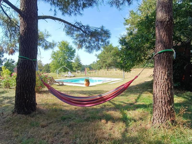 Demeure - 460 m² - 14 pièces