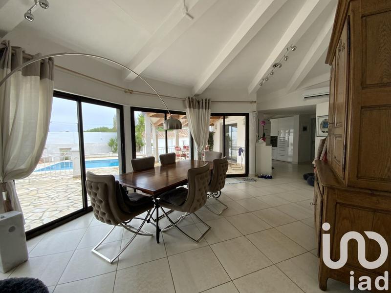 Maison - 230 m² - 8 pièces