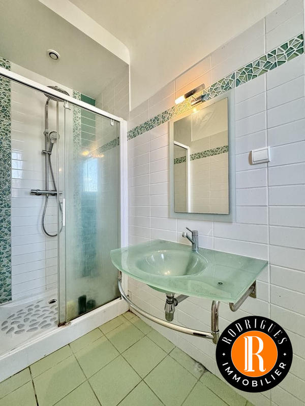 Maison - 285 m² - 12 pièces