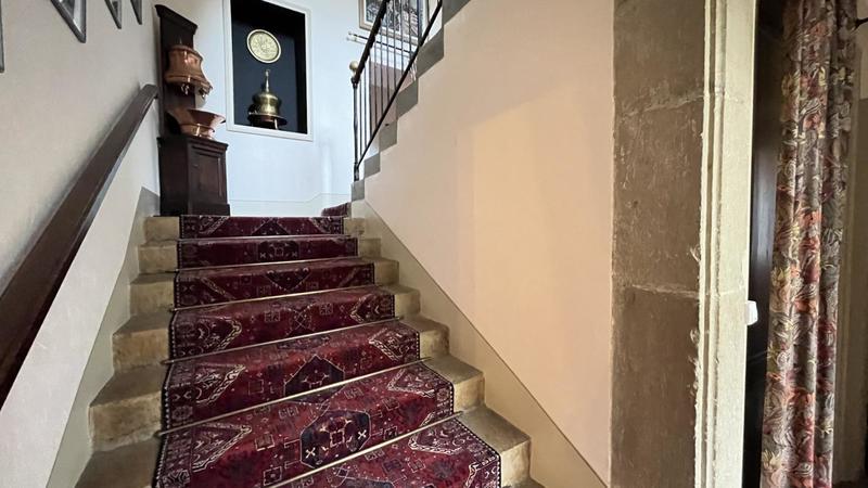 Maison - 300 m² - 8 pièces