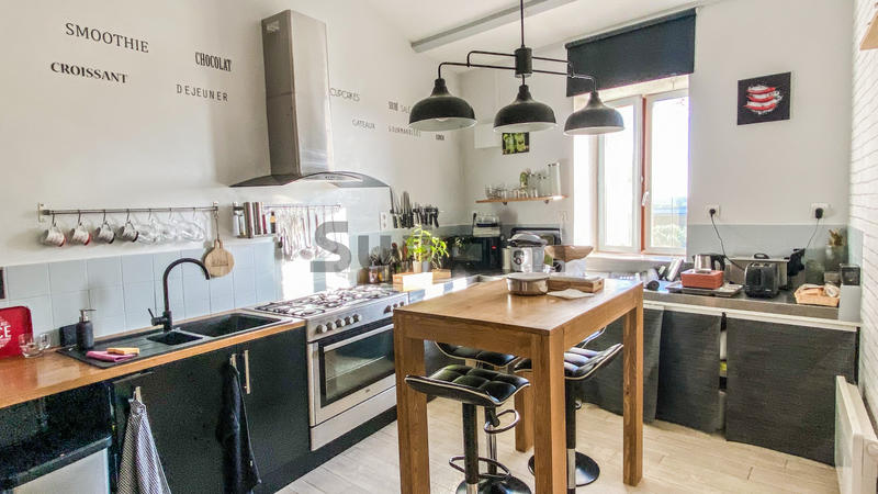 Maison de village - 212 m² - 9 pièces