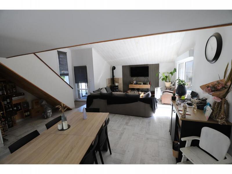 Maison - 122 m² - 8 pièces