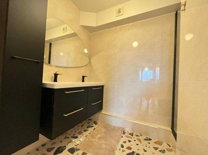 Appartement - 104 m² - 6 pièces