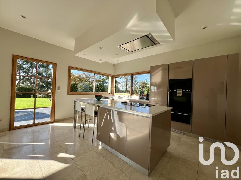 Maison - 296 m² - 8 pièces