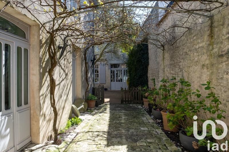 Maison - 422 m² - 10 pièces