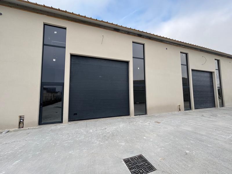 Local d'activités - 235 m²