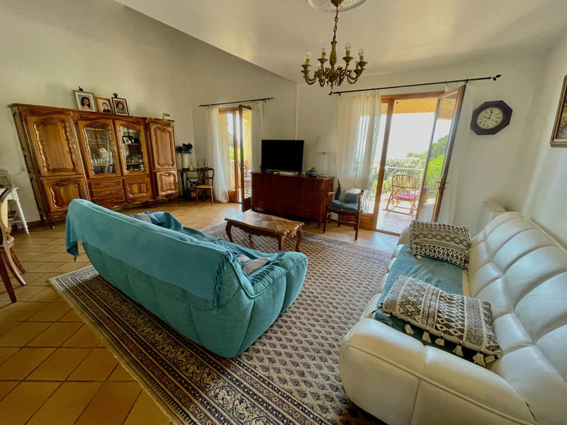 Maison - 240 m² - 11 pièces