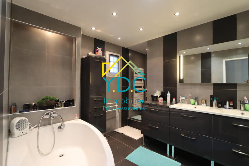 Maison - 175 m² - 5 pièces