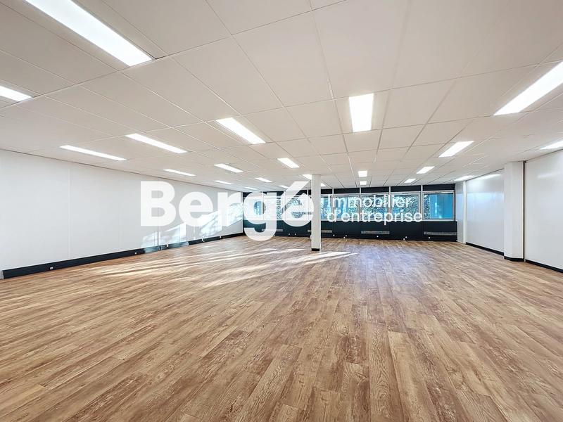 Bureau - 625 m²
