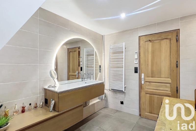 Maison - 262 m² - 8 pièces