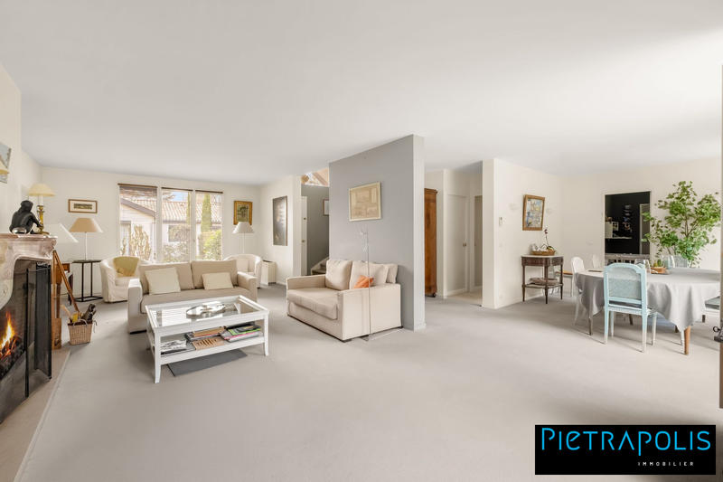 Maison - 224 m² - 7 pièces