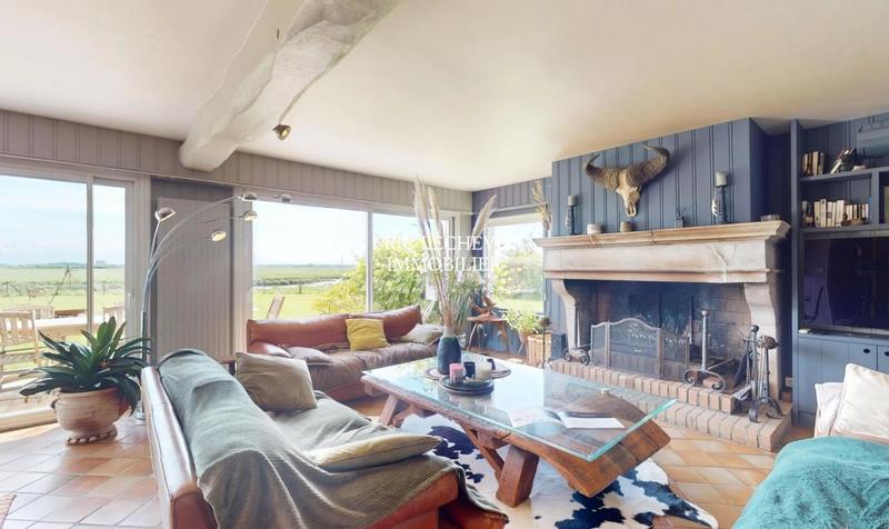 Propriété - 270 m² - 8 pièces