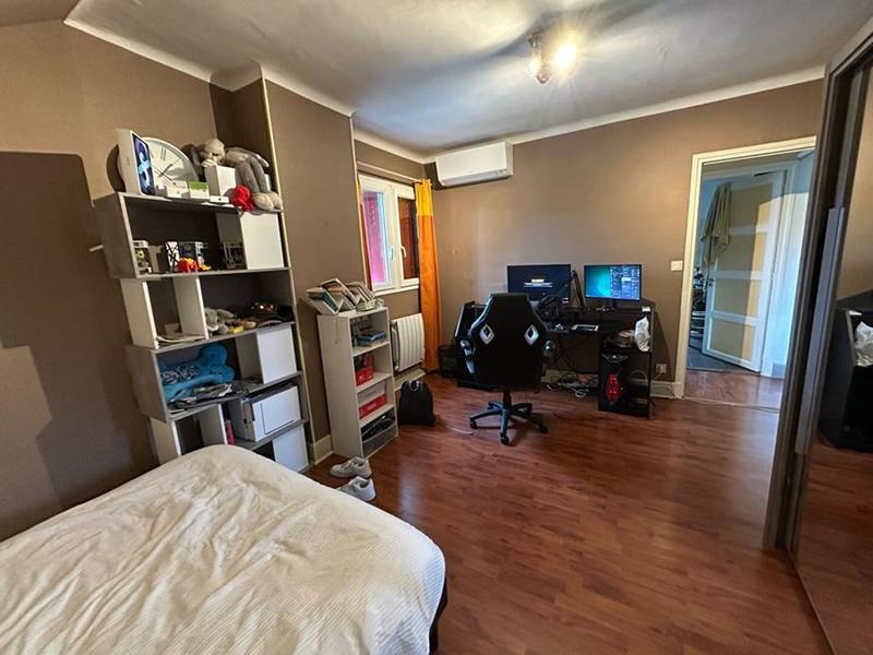 Maison - 200 m² - 8 pièces