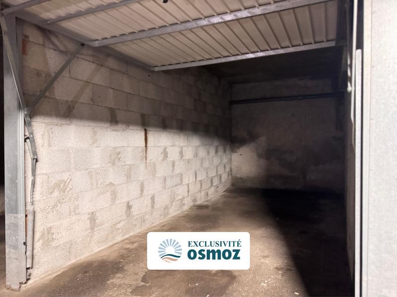 Parking / Garage - 11 m²