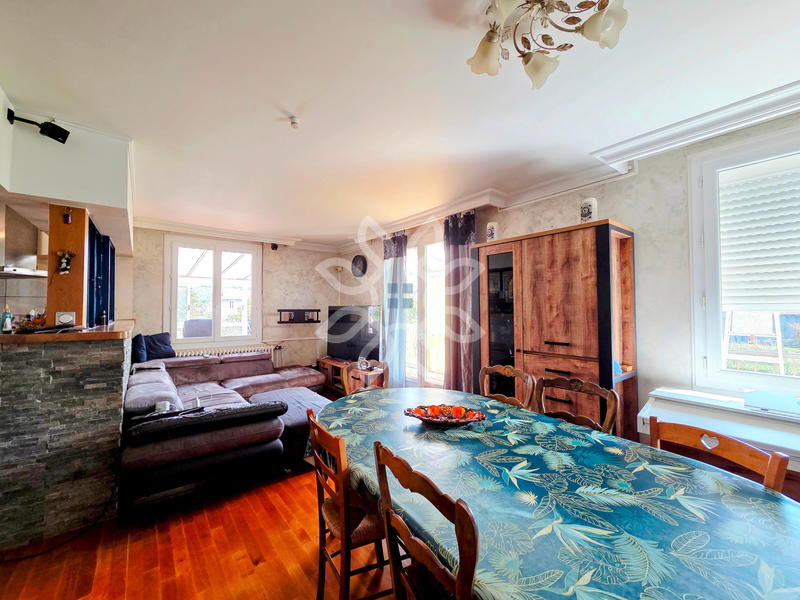 Maison - 143 m² - 5 pièces