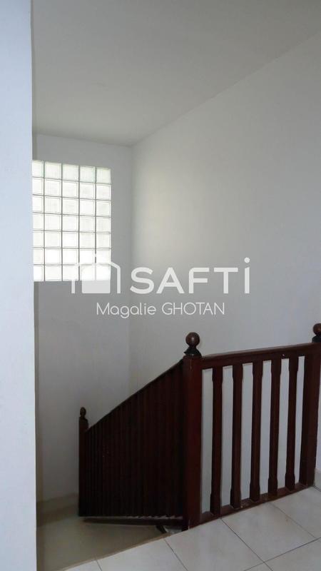 Maison - 174 m² - 9 pièces